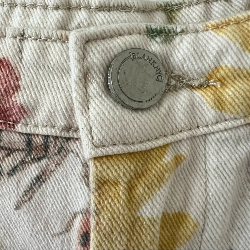 NWT BLANKNYC The Barrow Floral Butterfly Denim Shorts High Rise Raw Hem 29